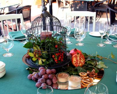 Frutas y flores para los centros de mesa de tu boda