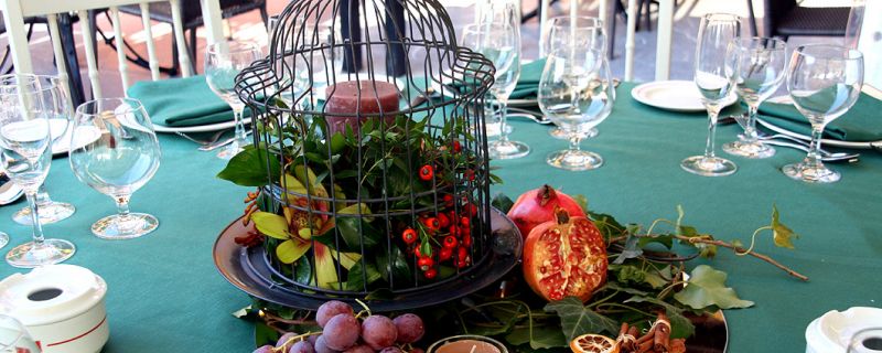 Frutas y flores para los centros de mesa de tu boda