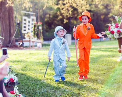 ¿Quién lleva los anillos en la boda?