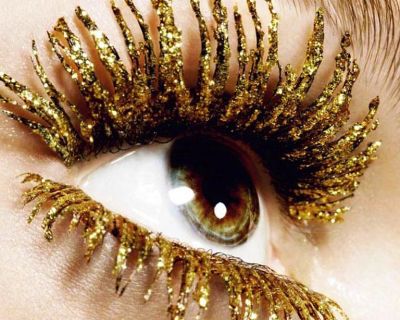 Consejos imprescindibles para desmaquillarse si llevas lentillas