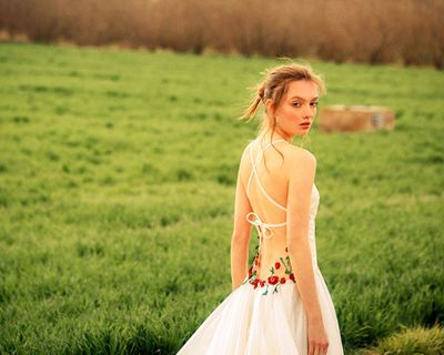 Vestido minimal para novias sencillas